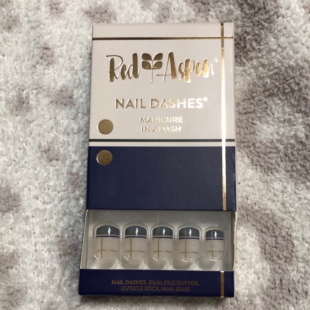 Red Aspen Nail Dashes Deb-onair
